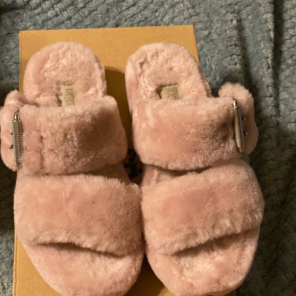 UGG Fluff yeah slide - Picture 2 of 2